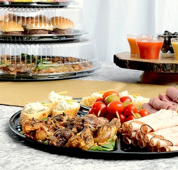 ReForm 7-Compartment Low Trays. 18 in. Black. 25 trays/case.