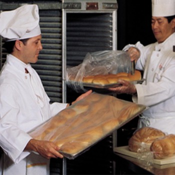 High Density Bun Pan Cover on Roll with Twist Tie. 0.6 mil. 21 X 6 X 35 in. 200/case.